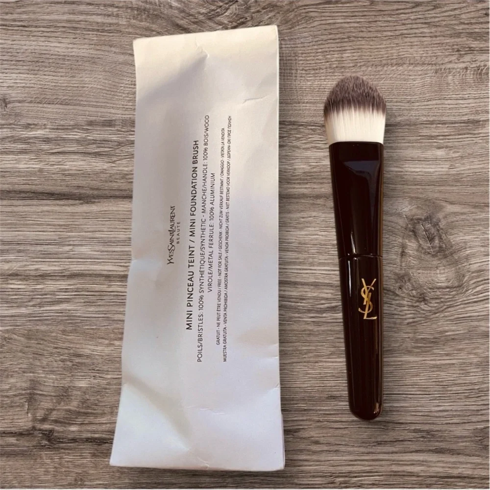 YSL Mini Foundation Brush – Travel Size ✨